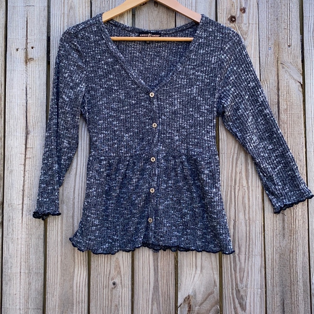 EUC Almost Famous Grey White Textured Blend Long Sleeve Blouse